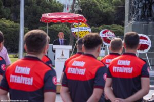 Artırdıkları araç ve personel sayısıyla itfaiye teşkilatını büyüttüklerini söyleyen Soyer,