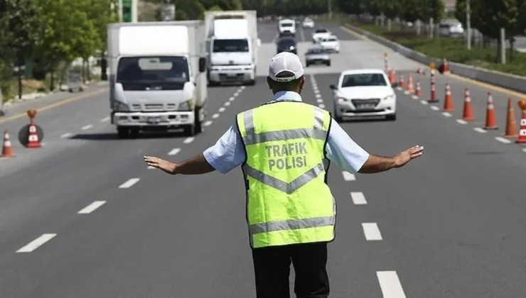 İzmir’de trafiğe 9 Eylül düzenlemesi: Hangi yollar kapatılacak?