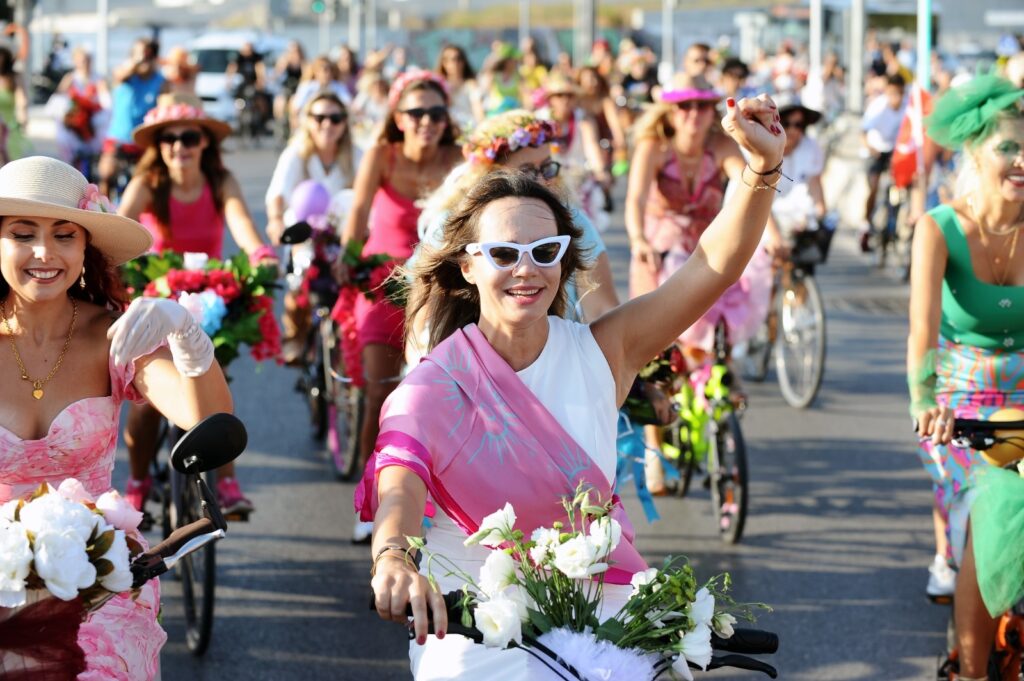 Avrupa'da Hareketlilik Haftası Karşıyaka'da coşkulu başladı