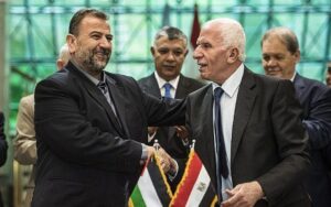 İki ana siyasi grup, Hamas ve Fatah, Filistin yönetimindeki bölünmüşlüğü
