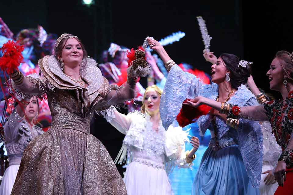 Balkan kültürünün tüm güzelliklerinin sergileneceği festivalde, Balkan yemekleri yarışması, defile,
