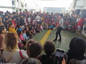 İzmir Büyükşehir Belediyesi’nin Cumhuriyetin 100. yılı kutlamaları kapsamında düzenlediği Uçurtma