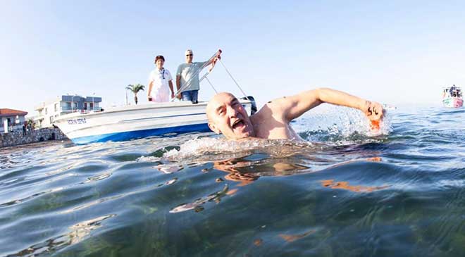 Başkan Soyer’den İzmir Körfezi’nde 100. yıl kulaçı