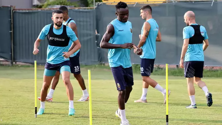 Corendon Alanyaspor, Trabzonspor Maçı İçin Antrenmanlara Başladı Corendon Alanyaspor, Trendyol Süper Lig’in 9. haftasındaki Trabzonspor karşılaşması için