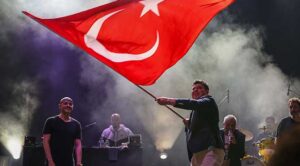 BUCA Belediyesi, Cumhuriyet’in 100. yılı kutlamaları kapsamında rap müziğin dev