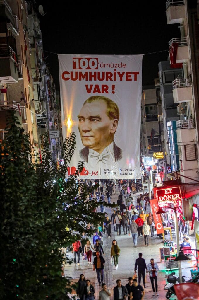 Bayraklı 100’üncü yıla hazır!