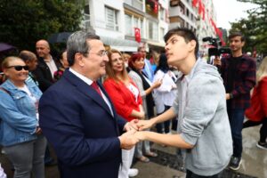 Konak Belediyesi Engelsiz Yaşam Köyü öğrencilerinin Engelsiz Vals gösterisi, Cumhuriyet