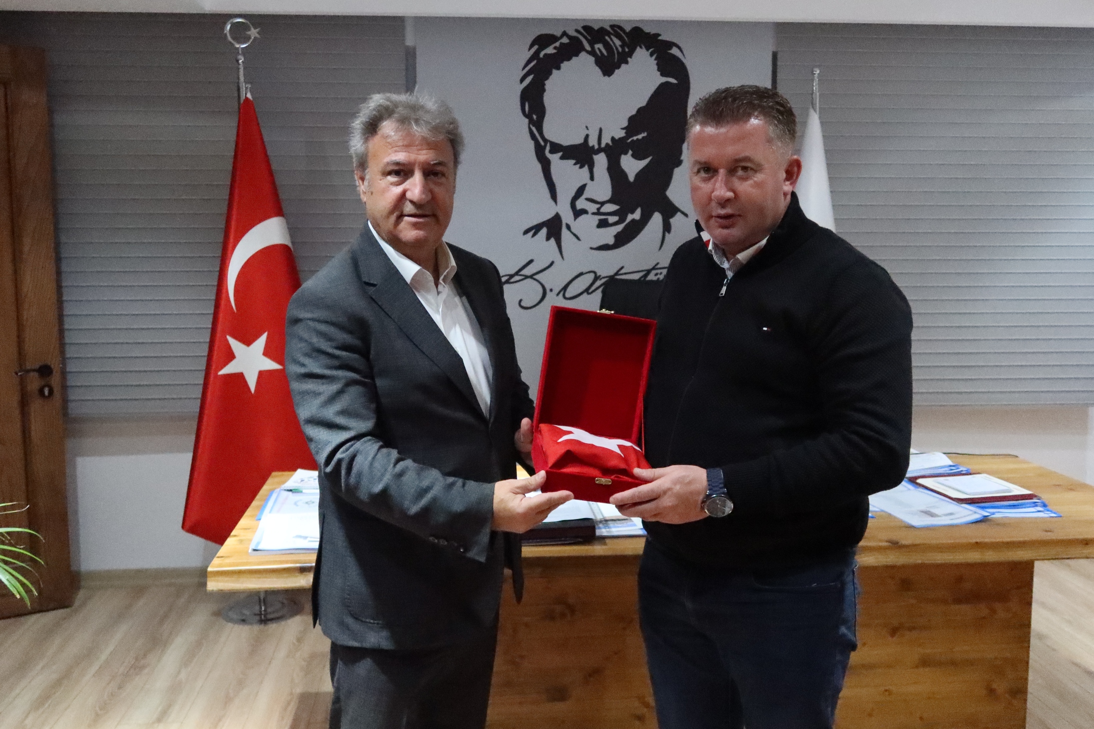 Makedonya Veles Belediye Başkanı Goran Stojanoski ve Makedonya Gümrükler Müdürü