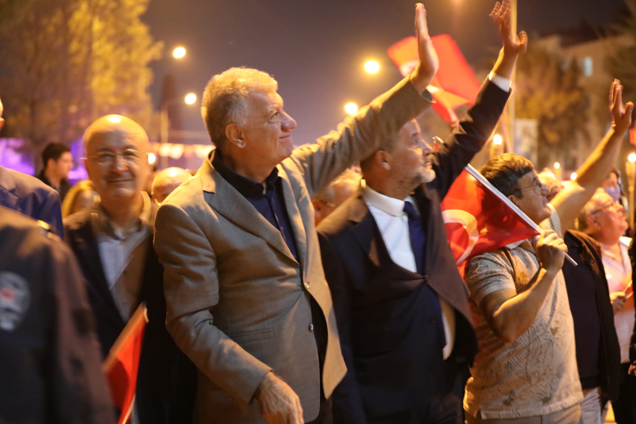 Cumhuriyet kenti Narlıdere, 29 Ekim haftasına girilirken Şanlı Cumhuriyetimizin 100.yılını