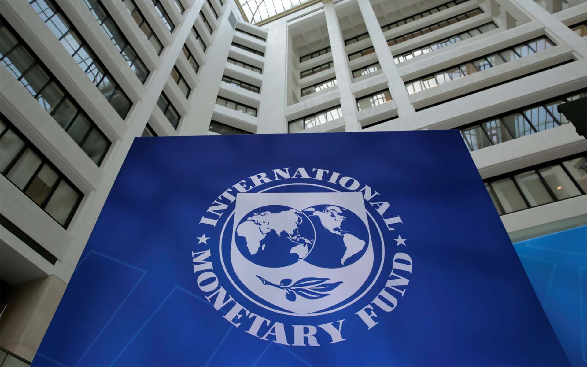 Uluslararası Para Fonu (IMF), kalıcı enflasyon ve zayıf büyüme risklerine