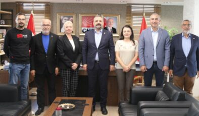 CHP’li Aslanoğlu’ndan Karşıyaka delegeleriyle kritik görüşme