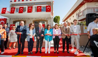 İzmir Balçova’da “Olgun Gençlik Merkezi” açıldı