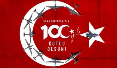Türk havacılık teknolojisinin gururları Baykar, AKINCI TİHA ve KIZILELMA Türk Bayrağı için gökyüzünde buluştu