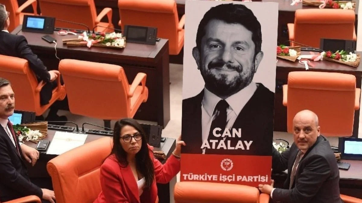 AYM ayrıca Can Atalay’a 50.000 TL manevi tazminat ödenmesine hükmetti.