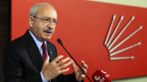 Kemal Kılıçdaroğlu, sürpriz bir ziyarette bulunarak İstanbul’da altı partiye ait