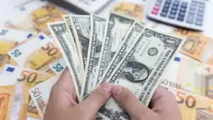 Yüksek enflasyon ve Türk Lirası’ndaki değer kaybı karşısında yurttaşın geliri