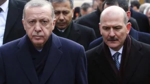 Sözcü yazarı Aytunç Erkin, MHP Genel Başkanı Devlet Bahçeli‘nin tutuklu suç örgütü lideri Ayhan