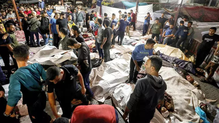 Gazze’de bir hastanede meydana gelen ve Hamas ve İsrail sorumluluğu