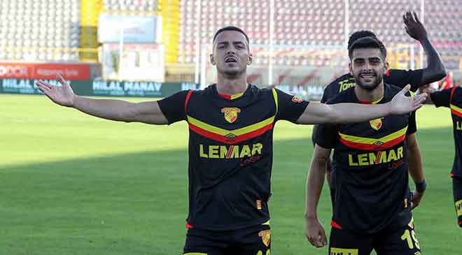 Göztepe’ye transfer olduğu dönemden beri tam olarak beklentileri karşılayamayan oyuncu,
