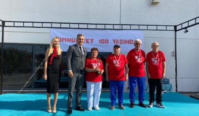 İzmir’in çınarları 100’üncü yıl kupasını kazandı