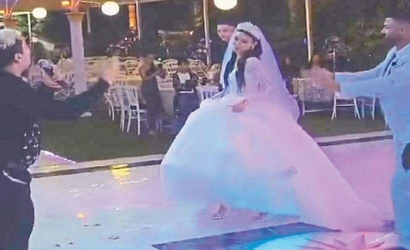 Gelin Sıla Hepşenli, sabah saatlerinde düğünden hemen sonra Buca Seyfi