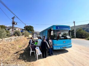 İzmir Büyükşehir Belediyesi, soğuk kış aylarının yaklaştığı şu dönemde yardımlarına