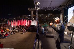 İzmir Büyükşehir Belediyesi’nin düzenlediği “İzmir Körfez Festivali” kapsamında Karantina Meydanı’ndaki