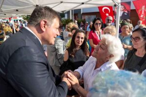 Karşıyaka’nın çınarlarını gururla izleyen Başkan Tugay “İleri yaştaki bireylere fırsat