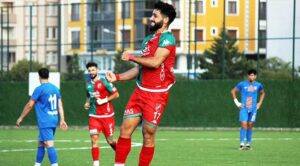 Kaf-Kaf’a gelir gelmez ilk 11’in değişilmezi olan tecrübeli sol kanat
