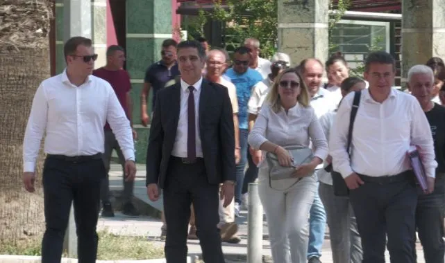 İçişleri Bakanlığı tarafından görevden uzaklaştırılan Menderes’in eski Belediye Başkanı Mustafa