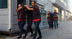 Olay, 26 Eylül 2022’de meydana geldi. Bir evde içki içen