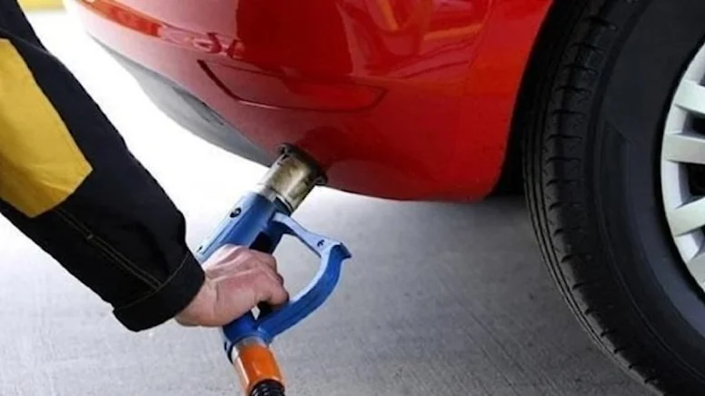 Enerjide zam yağmuru dün gece otogaza (LPG) gelen zamla devam etti. Otogazın