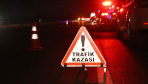 Aydın’ın Germencik ilçesinde, aynı yönde seyreden iki otomobilin çarpışması sonucu