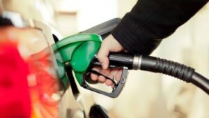 Motorininin litre fiyatına 1 lira 55 kuruş indirim yapıldı. İndirim