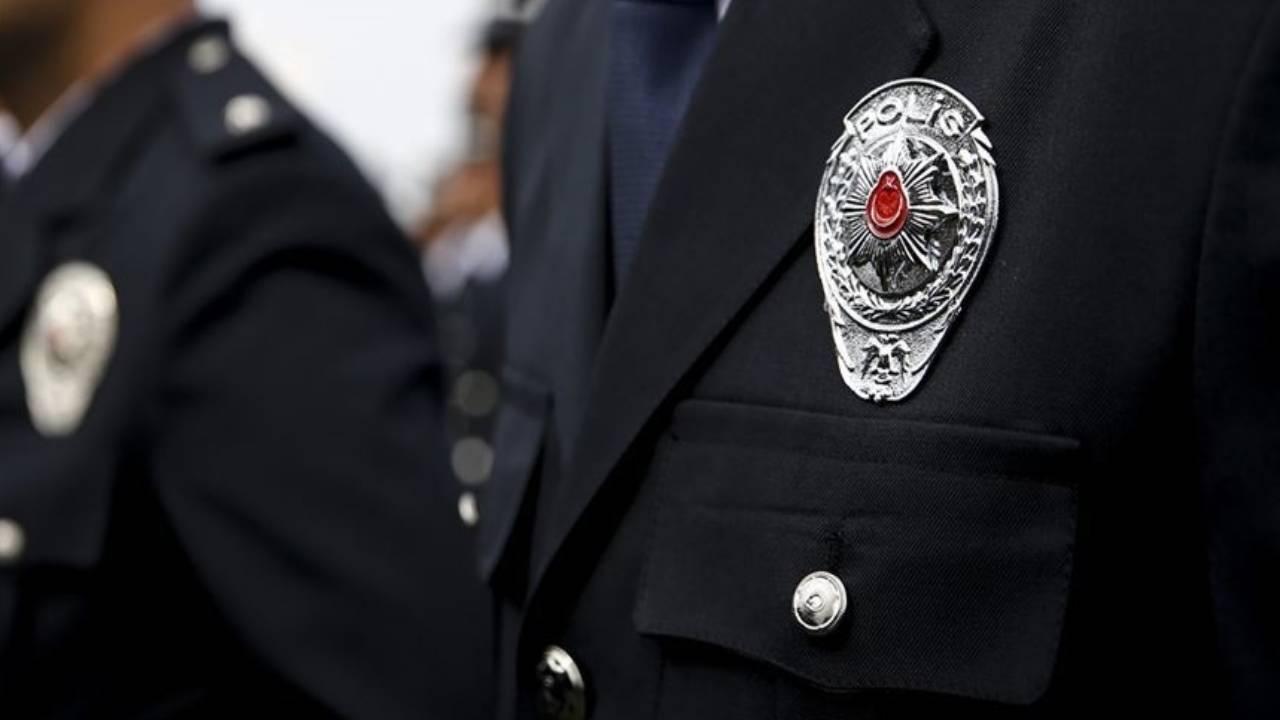 Polis adayları, Polis Meslek Eğitim Merkezi’ne (POMEM) başvurularıyla ilgili heyecanla