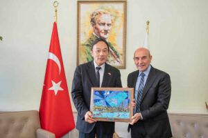 İzmir Büyükşehir Belediye Başkanı Tunç Soyer, Japonya’nın Ankara Büyükelçisi Takahiko