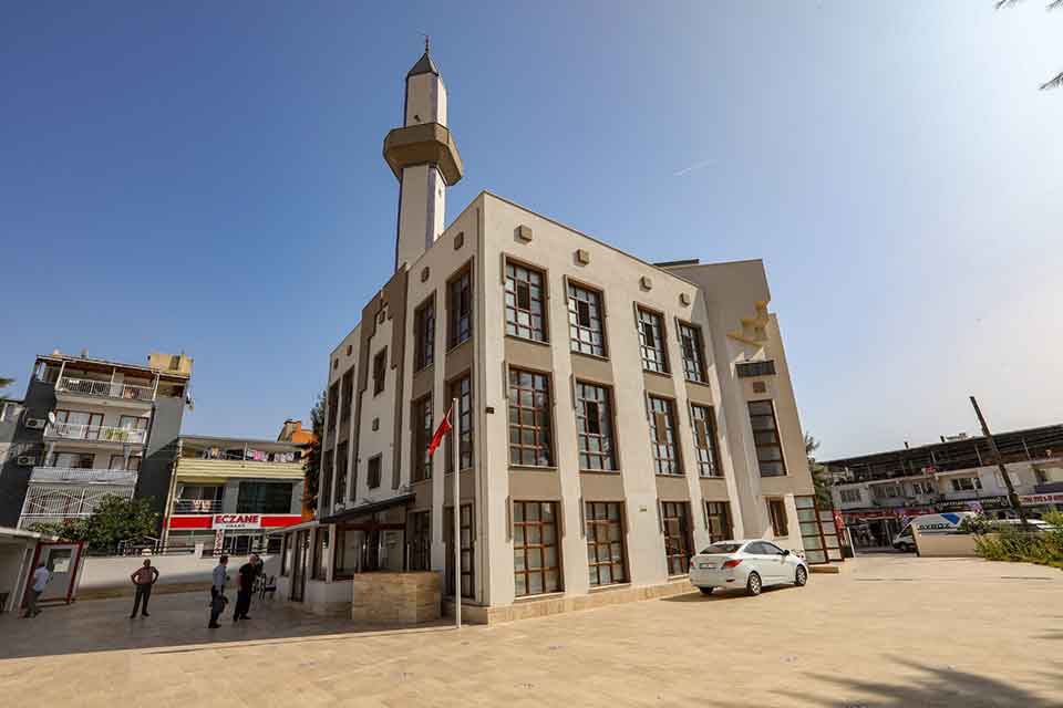 Bayraklı Belediye Başkanı Serdar Sandal, Hacı Osman ve Hacı Hatice