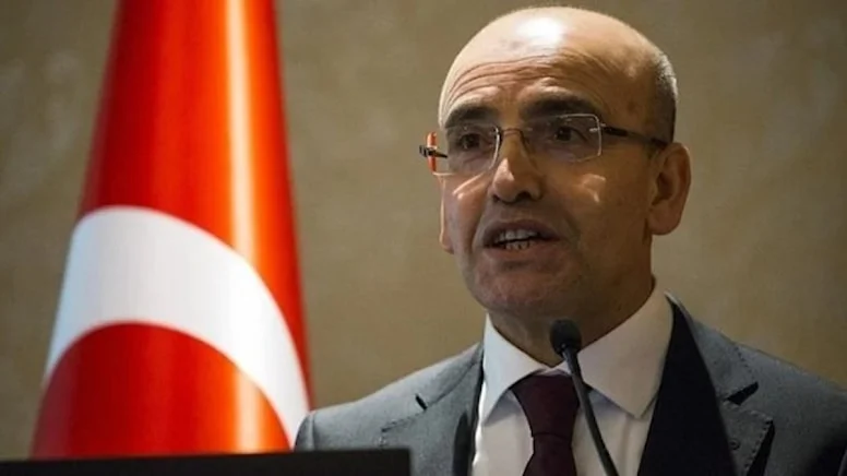 Şimşek, mevcut politikanın para politikasının öngörülenden daha sıkı olduğunu belirtirken,