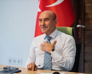 İzmir Büyükşehir Belediye Başkanı Tunç Soyer, Cumhuriyet’in 100’üncü yılı nedeniyle
