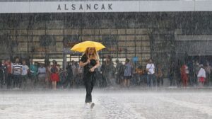 İzmir’de uzun zamandır yağmayan yağmur geliyor. Meteoroloji yarın İzmir’de yağmur