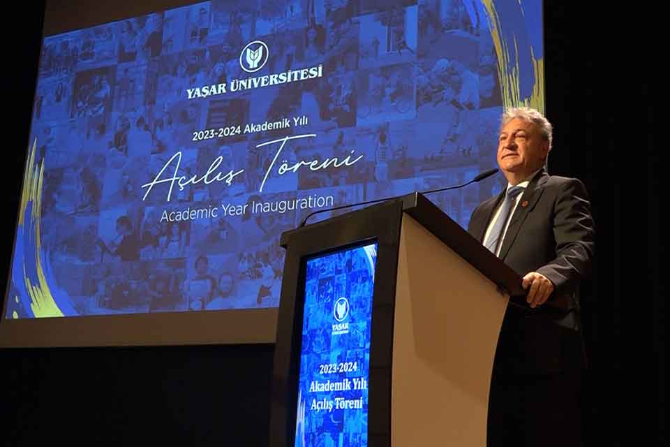 Selçuk Yaşar Kampüsü’nde düzenlenen törende, Yaşar Üniversitesi Mütevelli Heyeti Başkanı