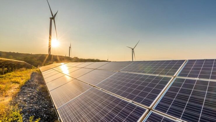 Yenilenebilir Enerjiye Önemli Yatırımlar: Yeşil Geleceğe Adım Adım