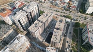 İzmir Büyükşehir Belediyesi’nin Türkiye’ye örnek şekilde yürüttüğü kentsel dönüşüm projelerinde