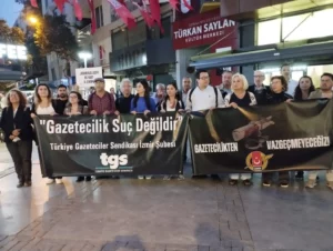 Gazeteciler, gazetecilik faaliyetinin tehdit altında olduğunu ve özgür ve bağımsız