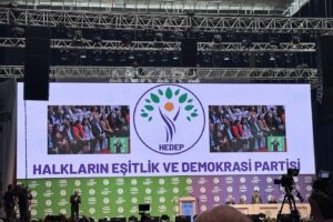 Yerel seçimlere çok az bir süre kala partilerin tutumları da
