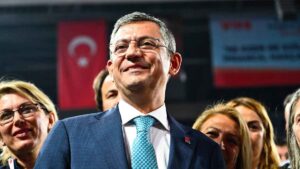 Cumhuriyet Halk Partisi (CHP) Genel Başkanı Özgür Özel, İzmir Büyükşehir