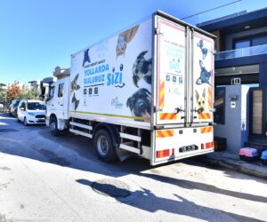 İzmir Büyükşehir Belediyesi’nin özellikle kırsal ilçelerde sokak hayvanları için hizmete