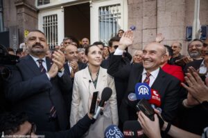 İzmir’in kurtuluşunun yıl dönümü kutlamalarında Atatürk’ün Nutuk kitabında yer alan