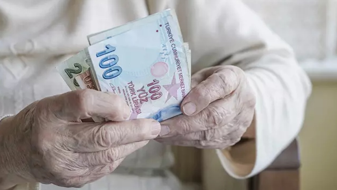 AK Parti Grup Başkanı Abdullah Güler Cumhurbaşkanı Recep Tayyip Erdoğan’ın