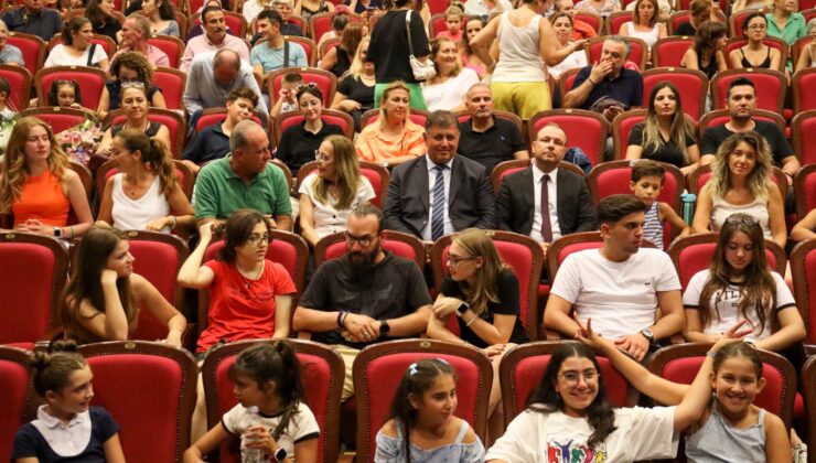 Karşıyaka’da ara tatilde çocuklara tiyatro şöleni